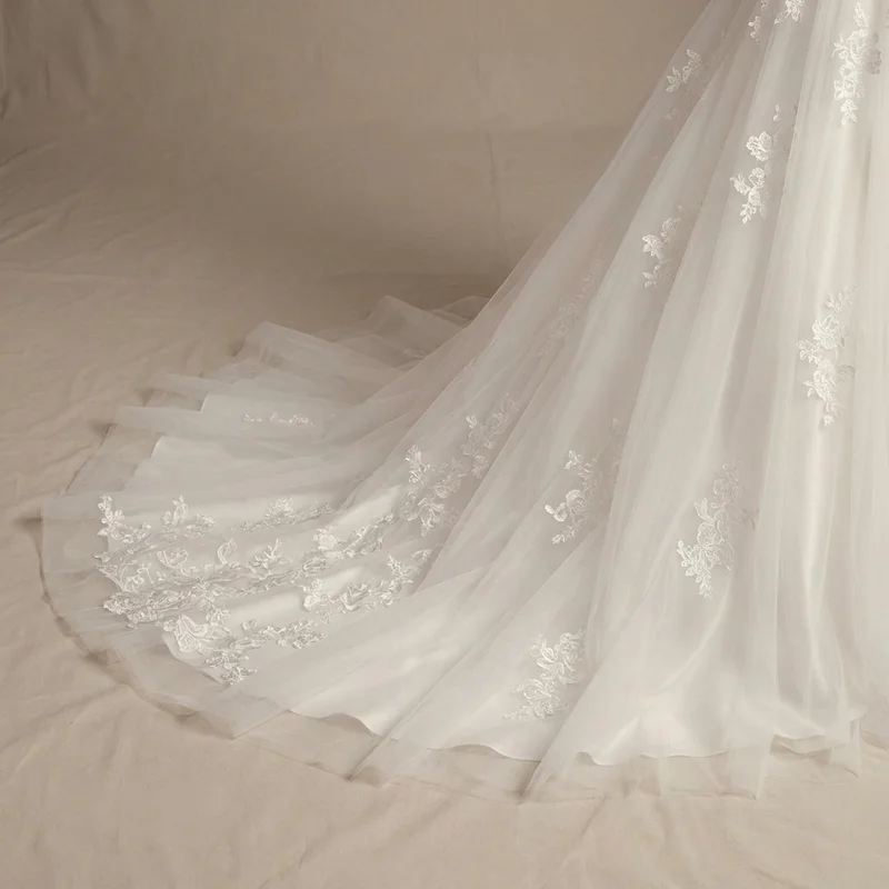 Elegant Tulle Wedding Dress with Applique 3/4 Sleeves - 4